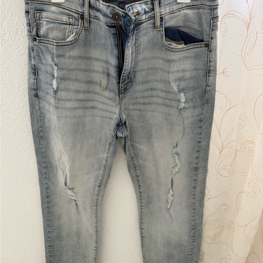 Lazer Distressed Light Blue Straight Fit Men’s Jeans Size 32 x 32